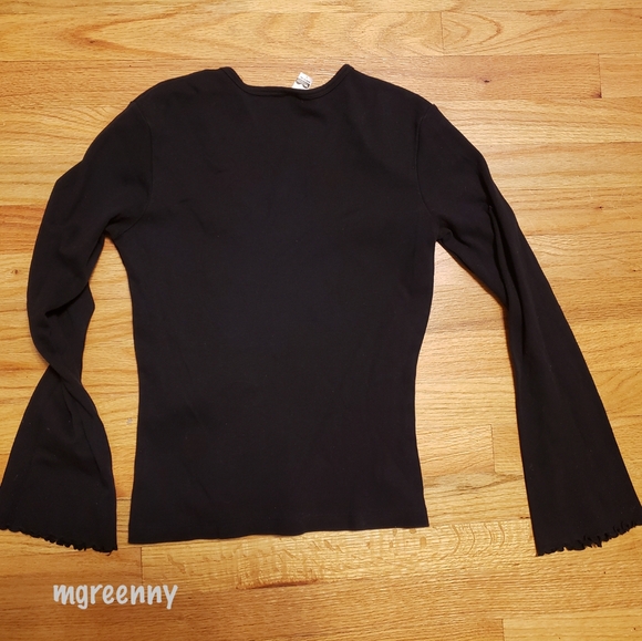 TOM Apparel black top with red skulls - Picture 3 of 4